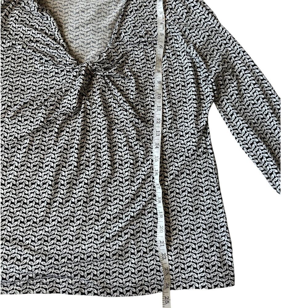 Knot Front Blouse in Black & White - Picture 4 of 6